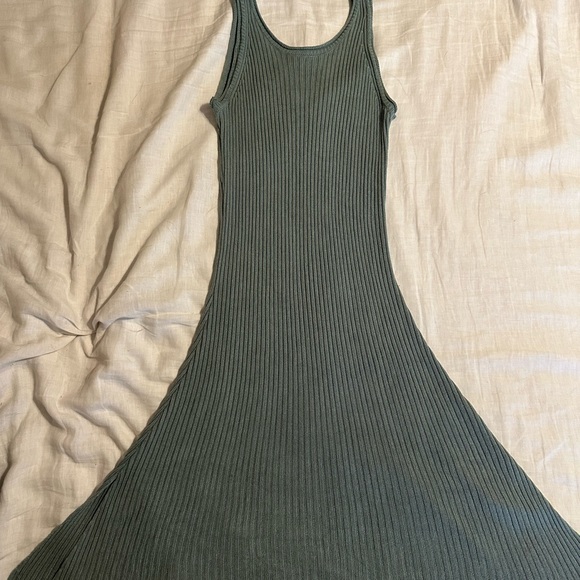 Flowing knit dress - Picture 2 of 4